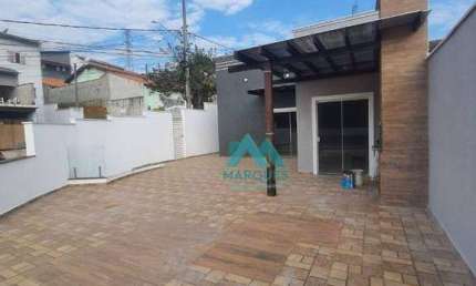ÓTIMA CASA COM 3 DORMITÓRIOS SENDO UMA SUÍTE ACEITA PERMUTA COM IMÓVEL NO LITORAL