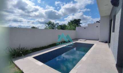 Maravilhosa casa com vista permanente para Serra do Mar  com piscina e  espaço gourmet.