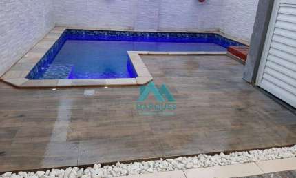 Lindo Sobrado, próximo ao Centro, com ótimo acabamento, área gourmet com piscina