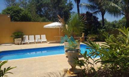 Linda Chácara  em Caçapava, com piscina e tanque de Carpas