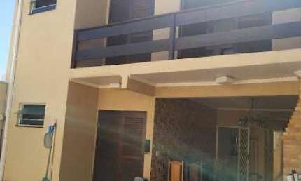 Lindo sobrado, em excelente localização, estuda permuta com imóvel em Ubatuba e São José dos Campos