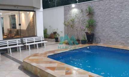 Casa com 4 quartos à venda na Vila Resende, Caçapava 