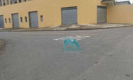 Prédio comercial com grande potencial de rentabilidade.
