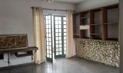 Sobrado com potencial comercial no centro da Cidade .
