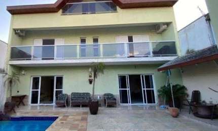 Linda Casa a venda no Jardim Amália,  estuda permuta com imóvel menor valor