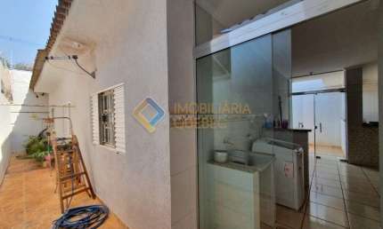 Casa com 4 quartos à venda na Rua Roque Massaro, Jardim Paiva, Ribeirão Preto, 143 m2 por R$ 340.000