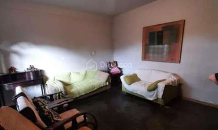 Casa com 5 quartos à venda na Rua Ary Negrão Barone, 38, Parque São Quirino, Campinas, 235 m2 por R$ 800.000