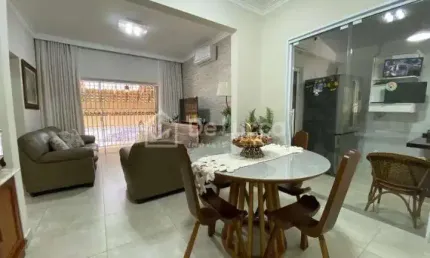 Casa com 5 quartos à venda na Rua Barretos, 35, Jardim Proença, Campinas, 223 m2 por R$ 795.000