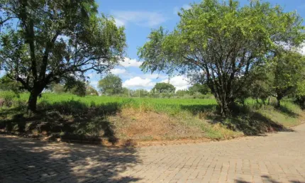 Terreno em condomínio fechado à venda na Estrada Sousas-Pedreira, 26, Sousas, Campinas por R$ 750.000