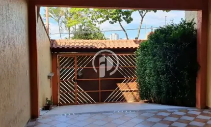 Sobrado para Venda no bairro Jardim Paraíso, com excelente área de quintal e churrasqueira!