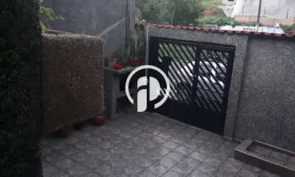 Casa Assobradada para Venda no bairro Jardim do Estádio, 2 dorm, 3 vagas,
