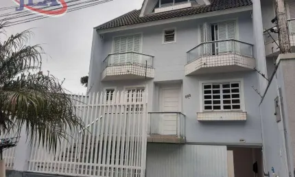 Sobrado com 3 dormitórios à venda, 200 m² por R$ 1.050.000,00 - Boa Vista - Curitiba/PR