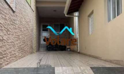 Casa à venda no Jardim Luísa, São Paulo-SP: 3 quartos, 3 salas, 3 banheiros, 4 vagas, 130m² de área. Confira!