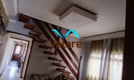 Casa à venda em Osasco-SP, bairro Veloso: 5 quartos, 2 salas, 3 banheiros, 2 vagas - 370m² de área! Aproveite!
