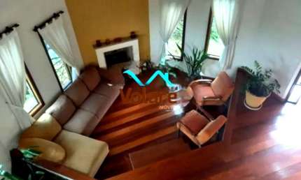 Imperdível casa à venda em Osasco-SP, City Bussocaba: 3 quartos, 1 suite, 3 salas, 3 banheiros, 8 vagas, 360m²!