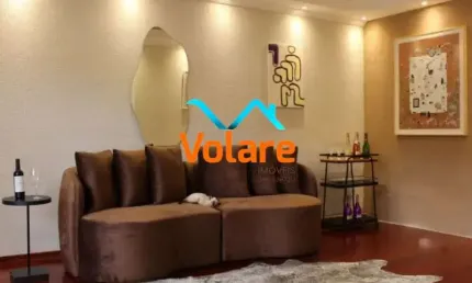 Casa Espaçosa à venda ou locação no Centro de Osasco: 4 Quartos, 2 Suítes, 3 Salas, 4 Banheiros, 2 Vagas de Garagem - 239m² de Área! Venha Conferir!