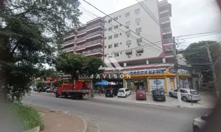 Casa à venda na Avenida Braz de Pina, Vista Alegre, Rio de Janeiro, 250 m2 por R$ 550.000