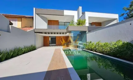 Casa Triplex de Alto Padrão em Condominio, à venda na Barra da Tijuca, Rio de Janeiro, RJ