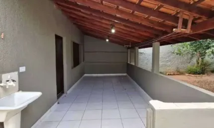 Casa com 2 dormitórios para alugar, 137 m² por r$ 3.534,49/mês - vila brizzola - indaiatuba/sp