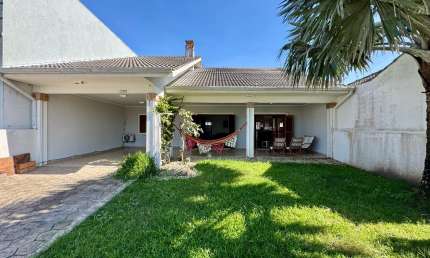 Casa a 150 metros da praia em Atlântida Sul, excelente localização