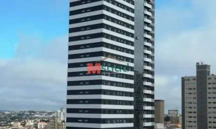 Apartamento semimobiliado no Edifício Dechandt - Centro