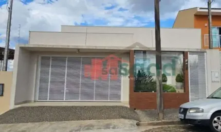 Belíssima residência com 3 suítes e piscina à venda em órfãs