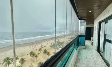 Apartamento frente mar com 3 dormitórios no canto do forte, praia grande-sp