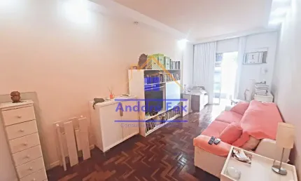 Apartamento com varanda, 1 quartos com armários, dependências, 1 vaga à venda, 60 m² por R$ 340.000