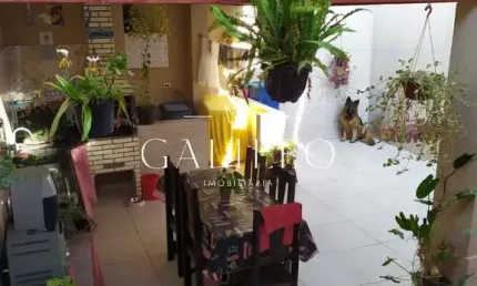 Casa residencial ou comercial à venda com salão em Jundiaí