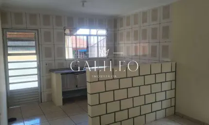 2 Casas independente  à venda em Jundiaí no mesmo terreno. Aceita financiamento. Cada casa tem 2 dormitórios, sala, WC, cozinha, lavanderia e 1 vaga d