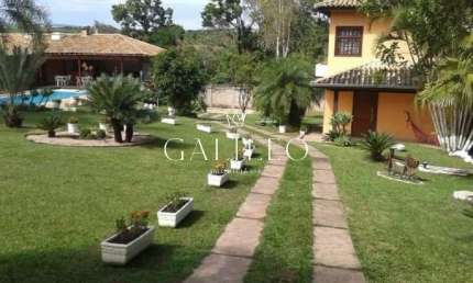VENDA -  Linda Chácara no Condomínio Vista Alegre  AT 2.100m2  AC 600m2 - 3 dorms, 3 banheiros, lazer
