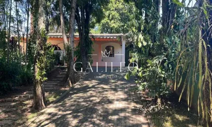Vende Chácara com linda Casa Chácaras São Bento, Valinhos -SP -Ótima localização próximo ao Country Club Valinhos .