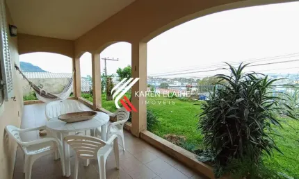Casa térrea à venda: 4 dorm (1 suíte), 650m², vista mar livre em biguaçu