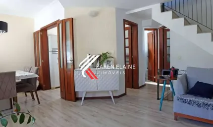 Casa triplex c/ 04 dorm. e dependência no bairro estreito em florianópolis.