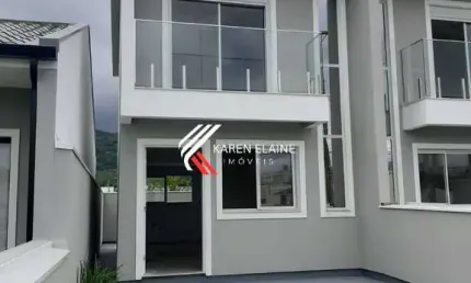 Casa/sobrado novo à venda com 2 suítes e 1 lavabo no vale verde na palhoça