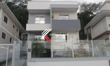 Belíssima casa à venda com 3 dormitórios sendo 1 suíte em forquilhinha/sj.