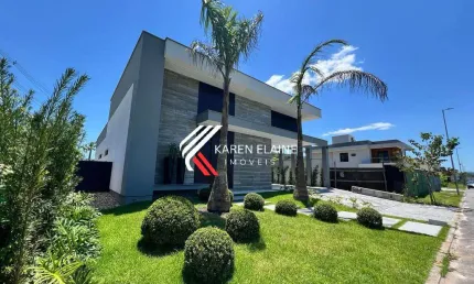 Excelente casa à venda com 03 dormitórios, sendo 01 suíte na pedra branca