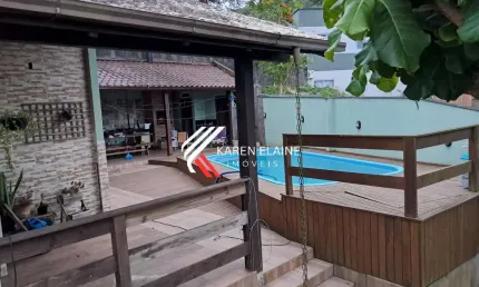 Casa à venda com terreno, 04 dormitórios sendo 01 suíte em são josé sc