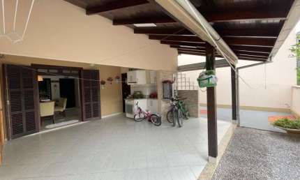 Casa com 2 quartos à venda no Primeiro de Maio, Brusque , 250 m2 por R$ 749.000