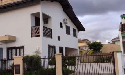 Casa com 2 quartos à venda no Souza Cruz, Brusque , 240 m2 por R$ 1.490.000