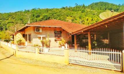Casa com 3 quartos à venda no Cedro Alto, Brusque , 250 m2 por R$ 430.000