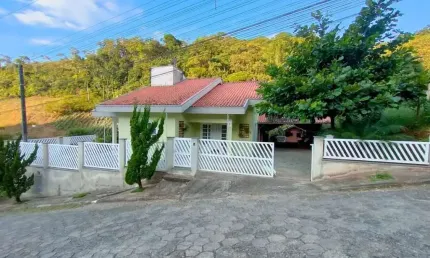 Casa com 2 quartos à venda no Souza Cruz, Brusque , 102 m2 por R$ 700.000