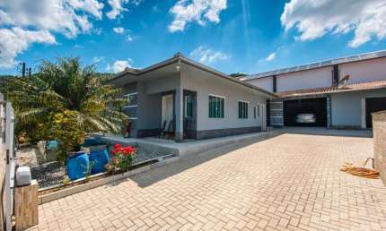 Casa com 2 quartos à venda no Bateas, Brusque  por R$ 1.000.000