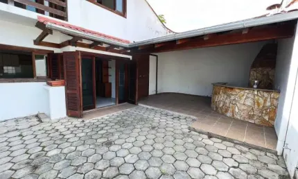 Casa com 2 quartos à venda no Jardim Maluche, Brusque  por R$ 1.325.000