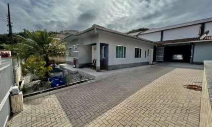 Casa com 3 quartos à venda no Bateas, Brusque , 240 m2 por R$ 1.200.000