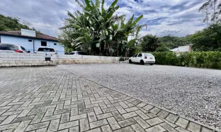 Ponto comercial com 1 sala para alugar no Águas Claras, Brusque , 150 m2 por R$ 3.500