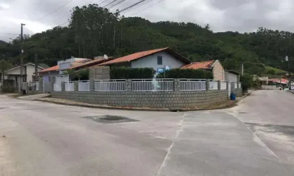 Casa com 3 quartos à venda no Tomás Coelho, Brusque  por R$ 900.000
