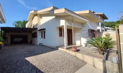Casa com 3 quartos à venda no Brilhante I, Itajaí , 192 m2 por R$ 780.000