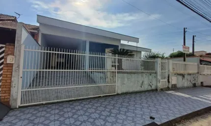 Casa com 4 quartos à venda no Steffen, Brusque , 158 m2 por R$ 990.000