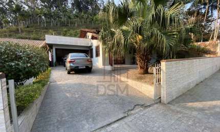 Casa com 3 quartos à venda no Bateas, Brusque , 150 m2 por R$ 585.000